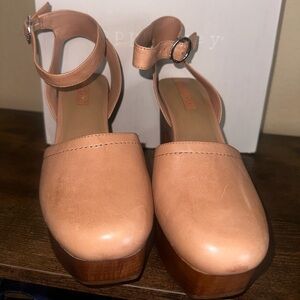Tan Blocked Heel